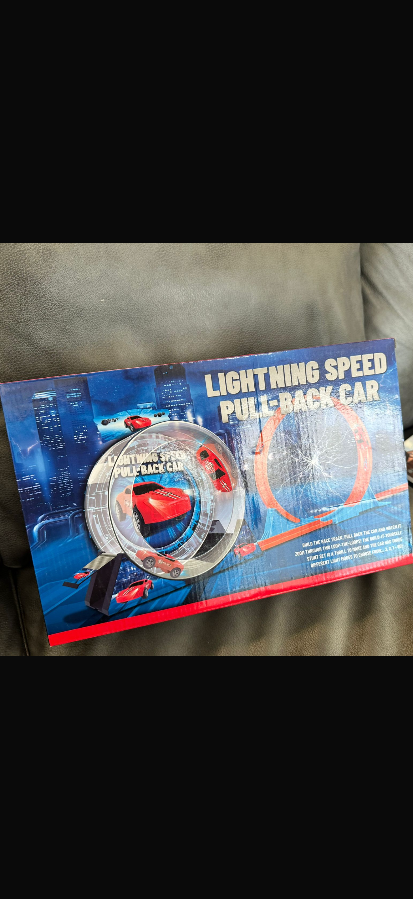 Lightning speed pull back stunt car set