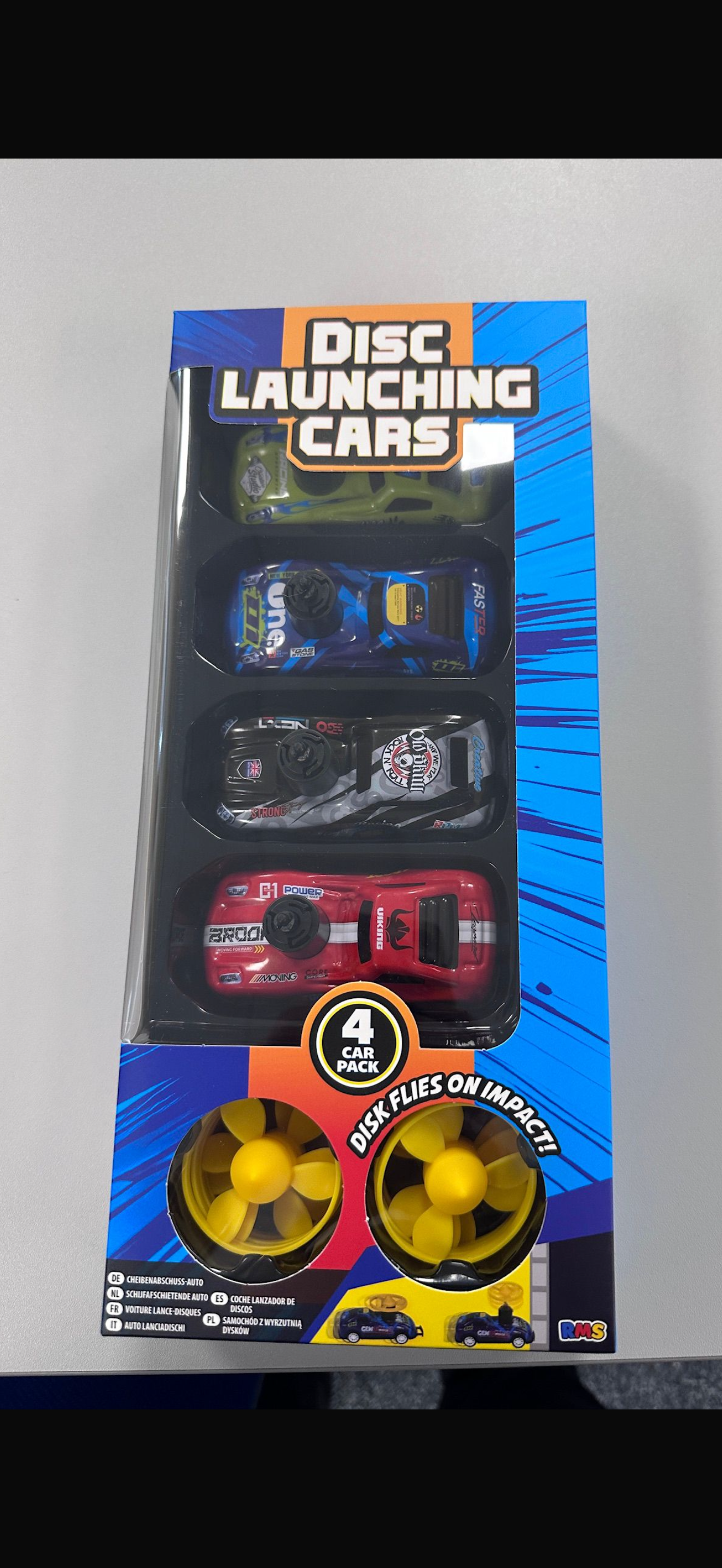 Disc flying stunt cars